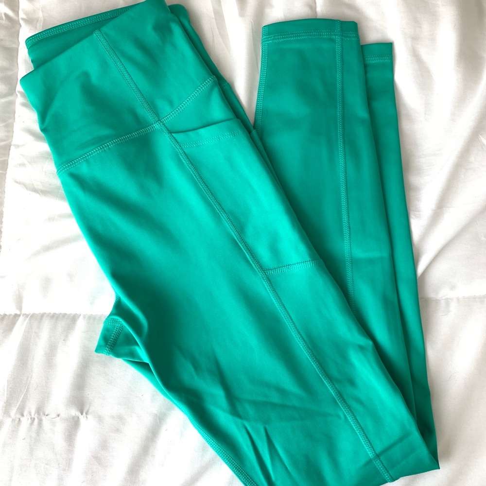 Sea foam green ankle length workout leggings